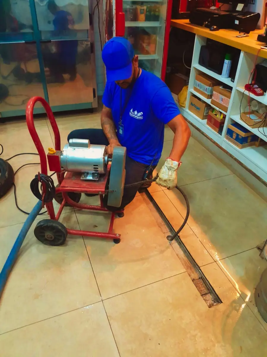 Máquina para esgoto entupido