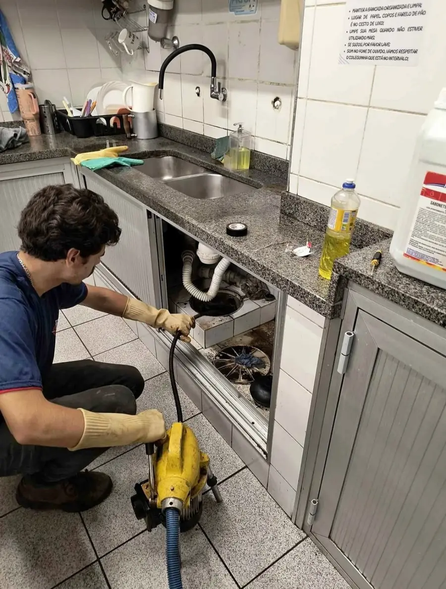 Desentupimento de pia de cozinha